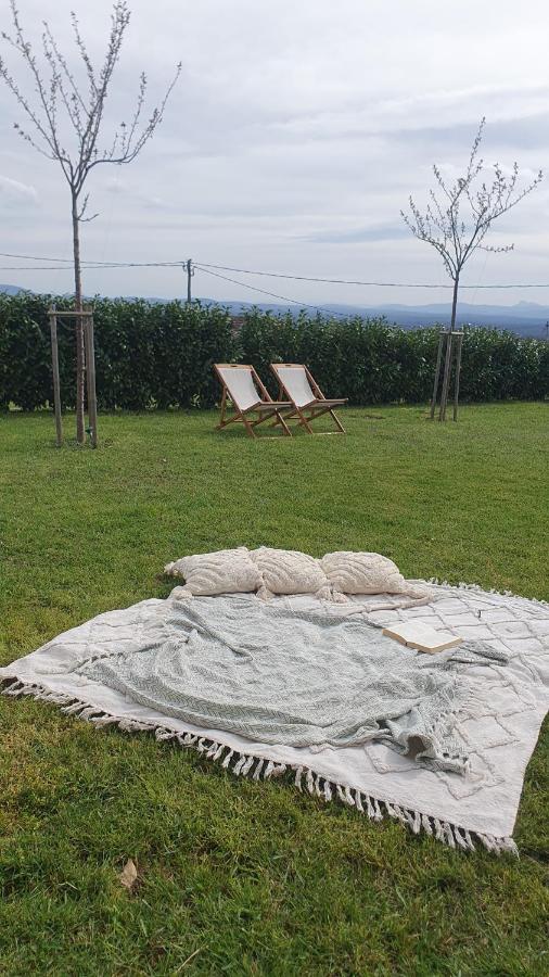 Vineyard Cottage Lan Na Hribu Semic Eksteriør billede