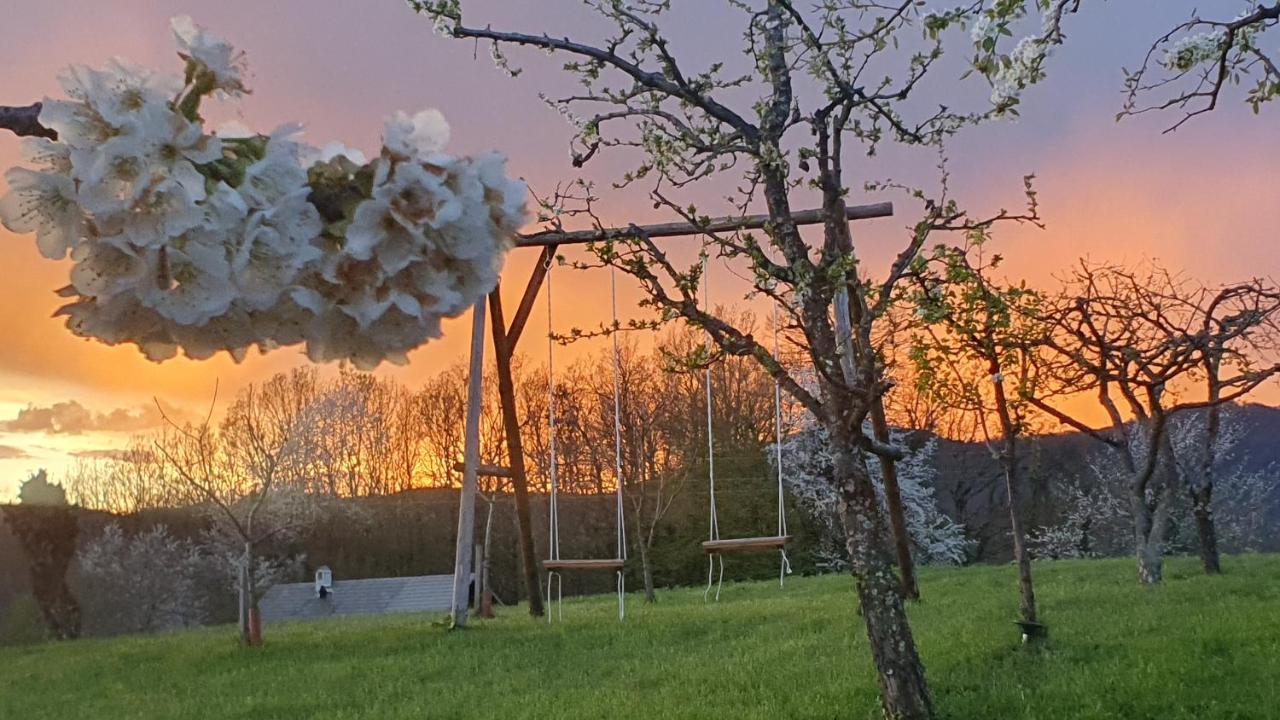 Vineyard Cottage Lan Na Hribu Semic Eksteriør billede