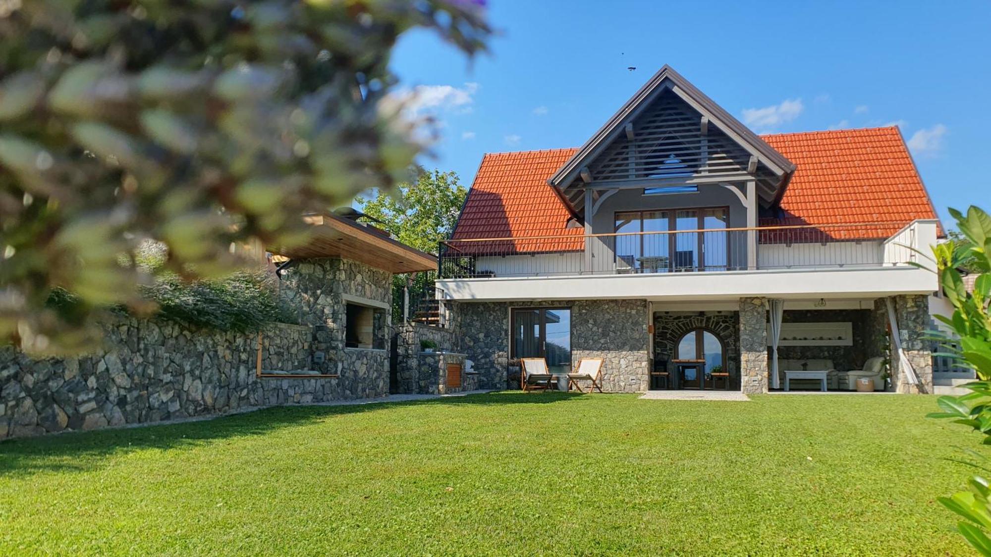 Vineyard Cottage Lan Na Hribu Semic Eksteriør billede